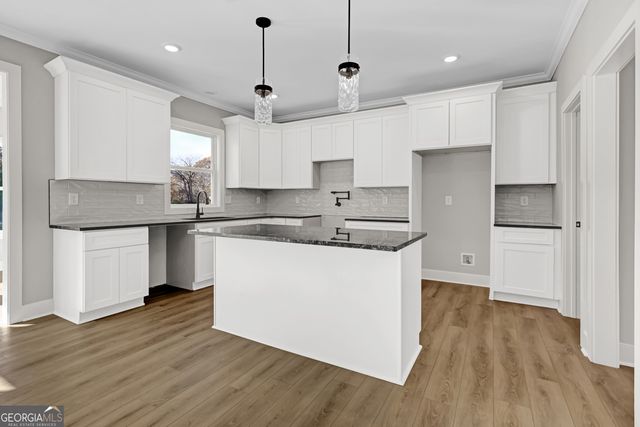 111 Wyckliffe Drive, Locust Grove, GA 30248