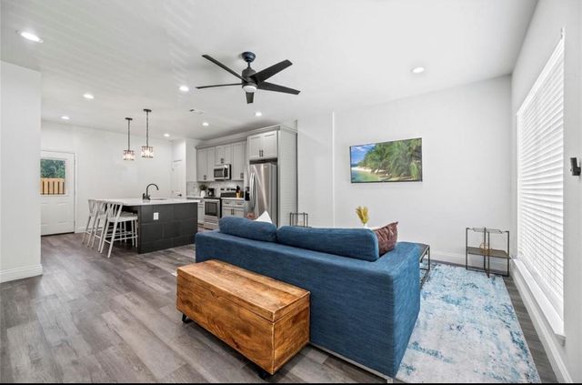 8634 Scott B Street, Houston, TX 77051