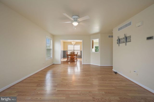 702 QUAKER HILL RD, Magnolia, DE 19962