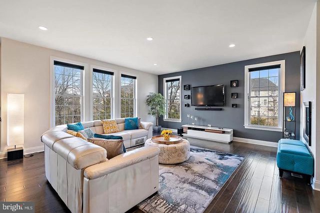 43168 HATTONTOWN WOODS TER, Ashburn, VA 20148
