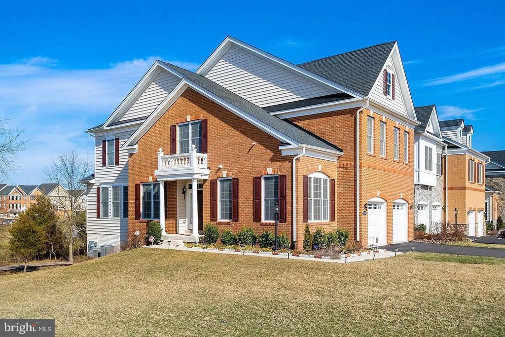 43168 HATTONTOWN WOODS TER, Ashburn, VA 20148