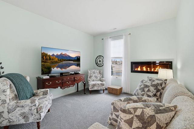 13370 Arboretum Lane, Huntley, IL 60142