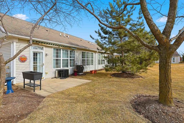 13370 Arboretum Lane, Huntley, IL 60142