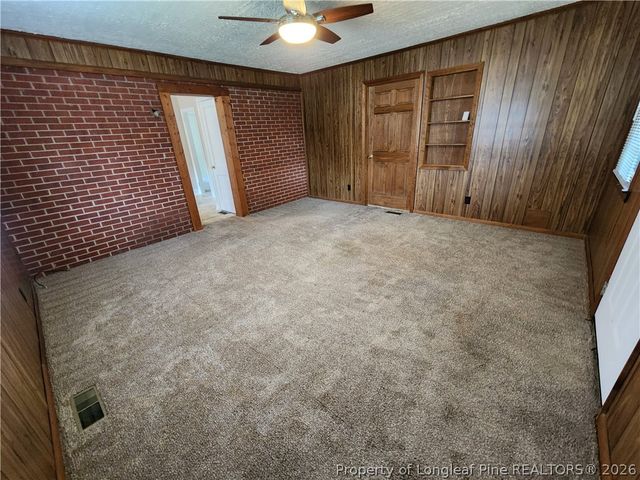 400 ROXIE Avenue, Fayetteville, NC 28304