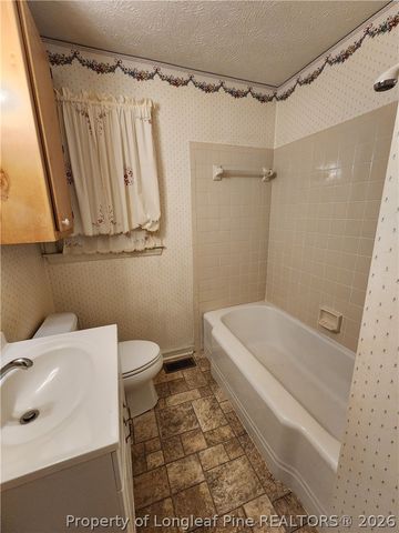 400 ROXIE Avenue, Fayetteville, NC 28304