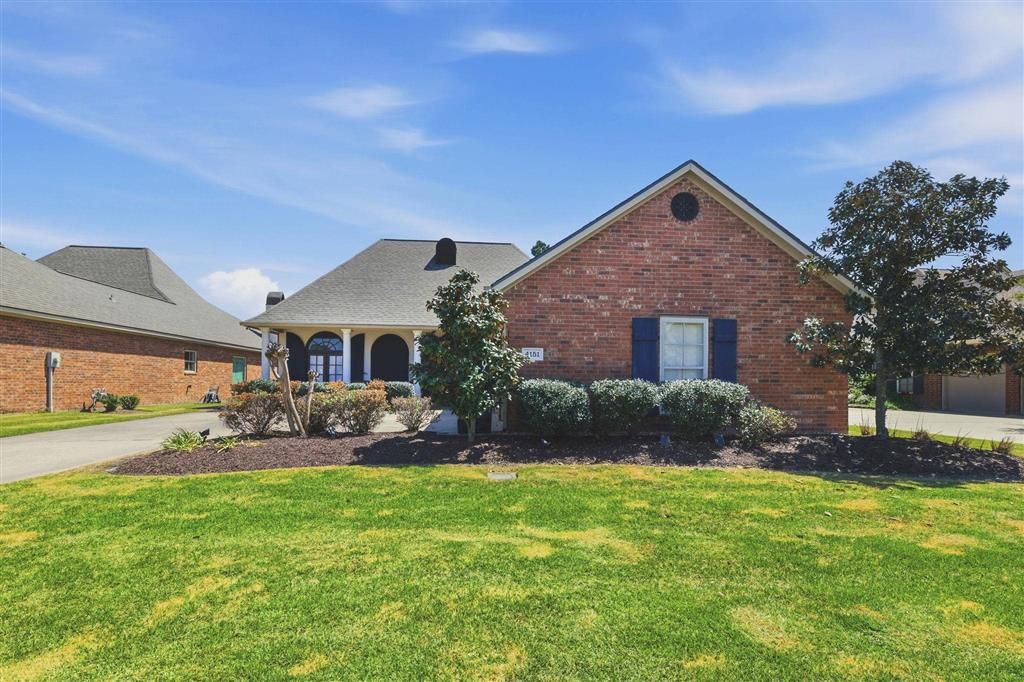 4151 Primrose Drive, Lake Charles, LA 70605