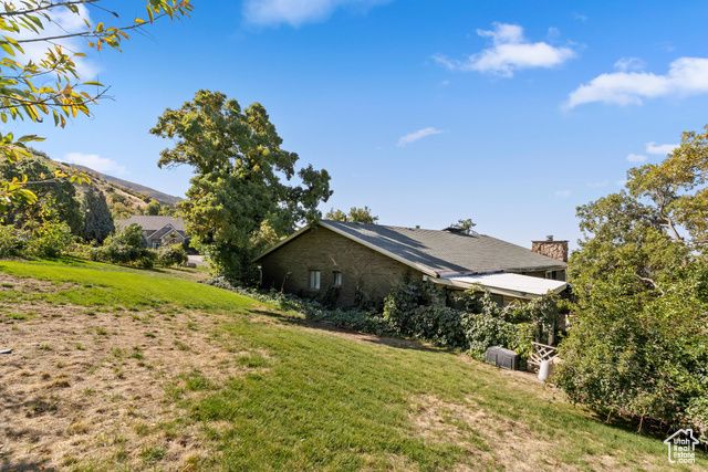 2273 E SNOQUALMIE CIR DR, Layton, UT 84040