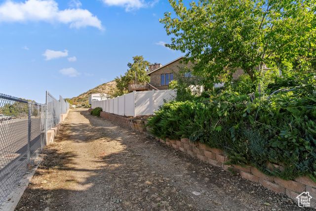 2273 E SNOQUALMIE CIR DR, Layton, UT 84040