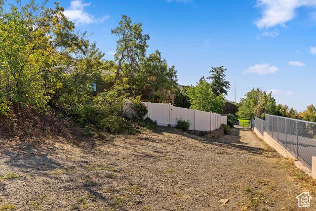 2273 E SNOQUALMIE CIR DR, Layton, UT 84040