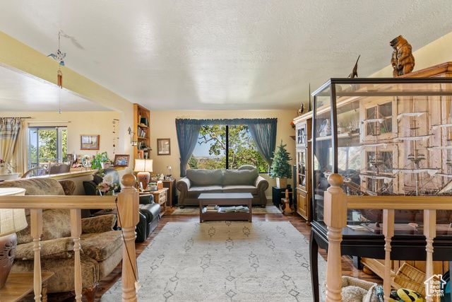 2273 E SNOQUALMIE CIR DR, Layton, UT 84040