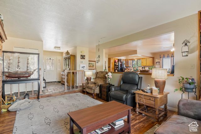 2273 E SNOQUALMIE CIR DR, Layton, UT 84040