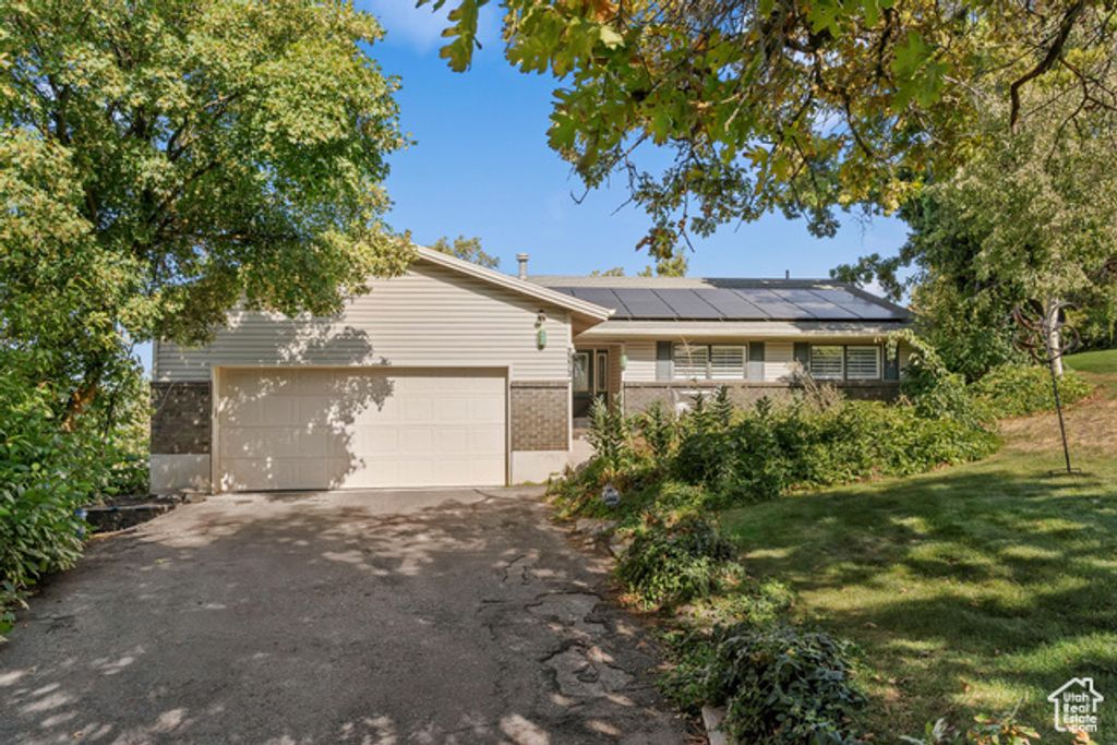 2273 E SNOQUALMIE CIR DR, Layton, UT 84040