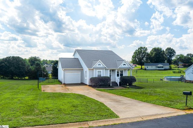 215 Upland View Drive, Boiling Springs, SC 29316