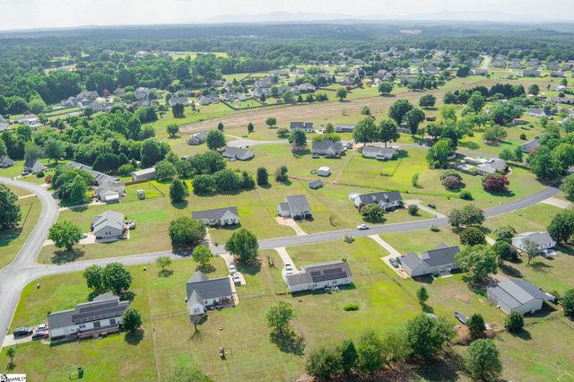 215 Upland View Drive, Boiling Springs, SC 29316