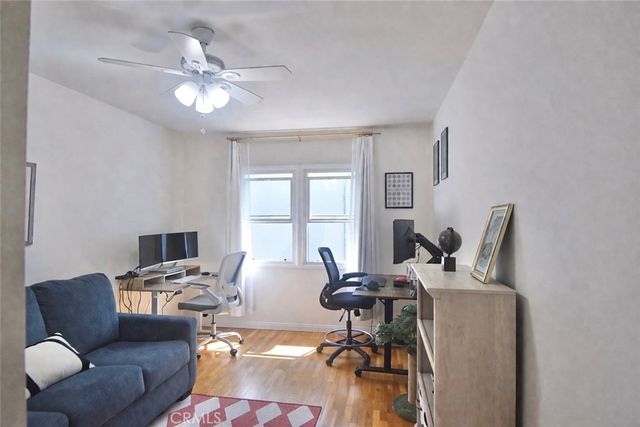 1334 E 1st Street 12, Long Beach, CA 90802