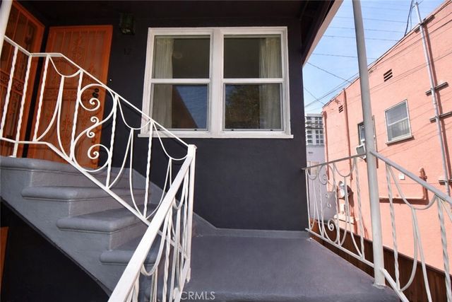 1334 E 1st Street 12, Long Beach, CA 90802