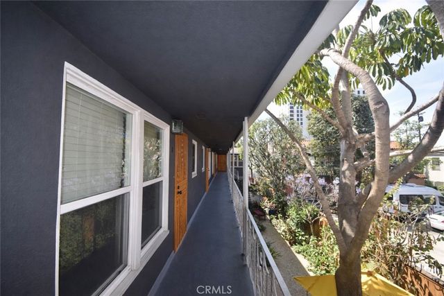 1334 E 1st Street 12, Long Beach, CA 90802