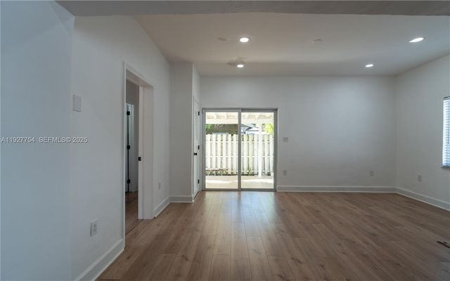 426 SW 26th Rd, Miami, FL 33129