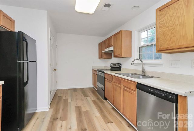 1215 Mcallister Drive, Charlotte, NC 28216