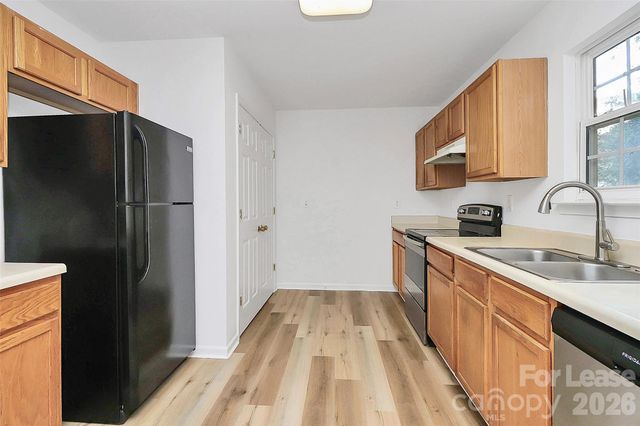 1215 Mcallister Drive, Charlotte, NC 28216