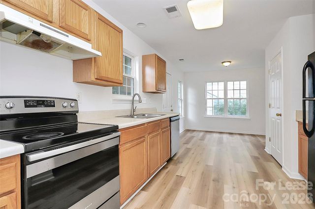 1215 Mcallister Drive, Charlotte, NC 28216