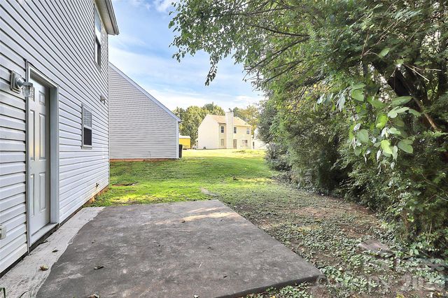 1215 Mcallister Drive, Charlotte, NC 28216