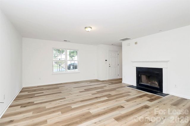 1215 Mcallister Drive, Charlotte, NC 28216