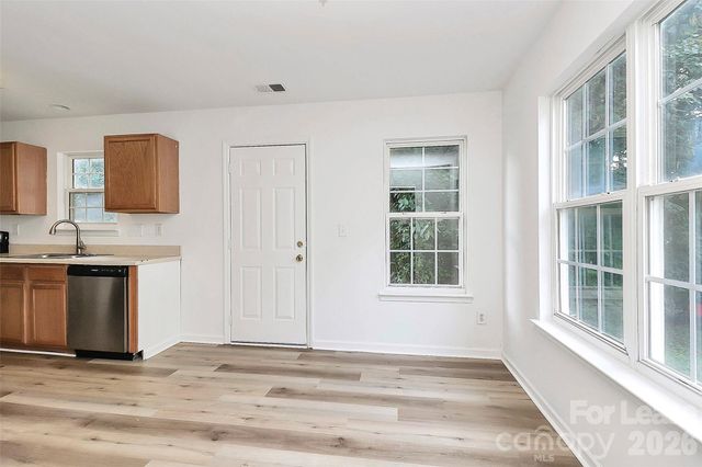 1215 Mcallister Drive, Charlotte, NC 28216