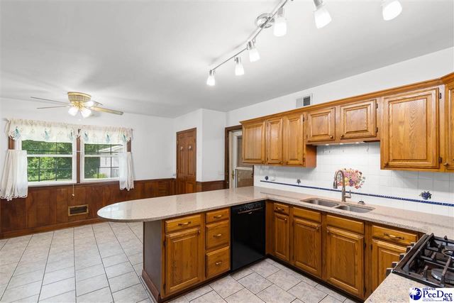 2318 Hoffmeyer Rd, Florence, SC 29501