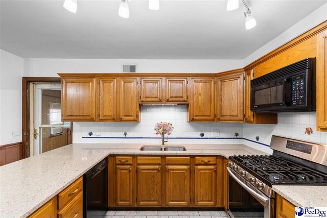 2318 Hoffmeyer Rd, Florence, SC 29501