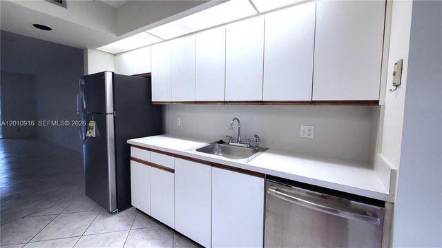 901 SW 128th Ave 311E, Pembroke Pines, FL 33027
