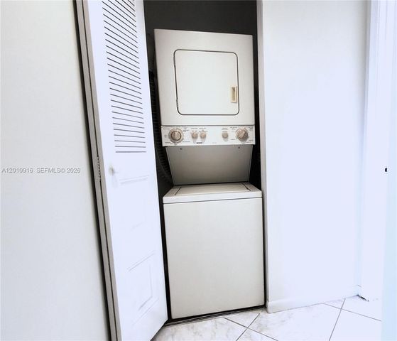 901 SW 128th Ave 311E, Pembroke Pines, FL 33027