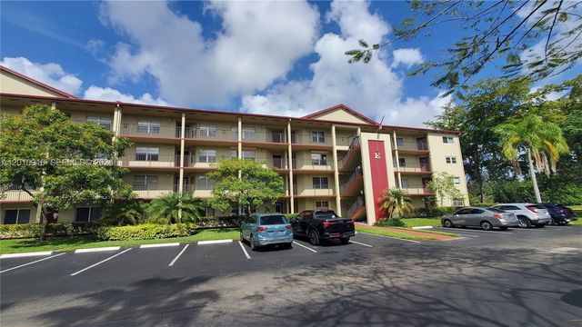 901 SW 128th Ave 311E, Pembroke Pines, FL 33027