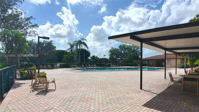 901 SW 128th Ave 311E, Pembroke Pines, FL 33027