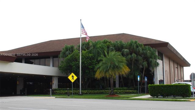 901 SW 128th Ave 311E, Pembroke Pines, FL 33027