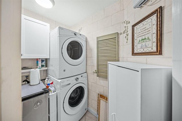 1260 DOLPHIN BAY WAY 403, Sarasota, FL 34242