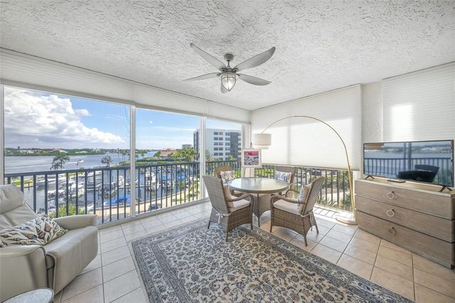 1260 DOLPHIN BAY WAY 403, Sarasota, FL 34242