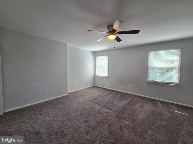20 FOX HOLLOW LN, Sicklerville, NJ 08081