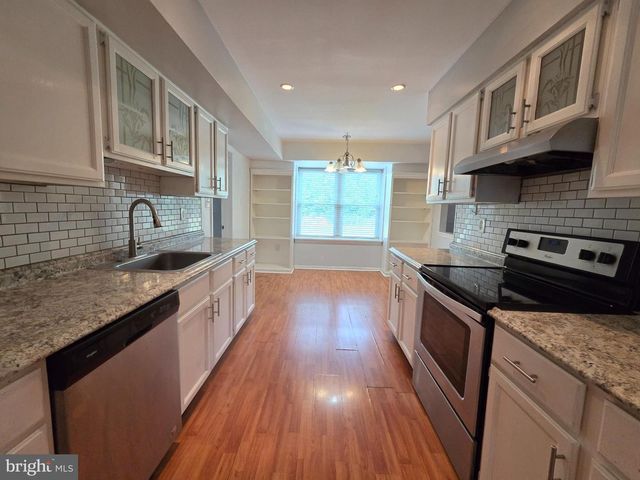 20 FOX HOLLOW LN, Sicklerville, NJ 08081