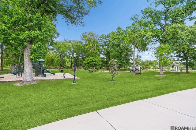 19420 N Muirfield Cir, Baton Rouge, LA 70810