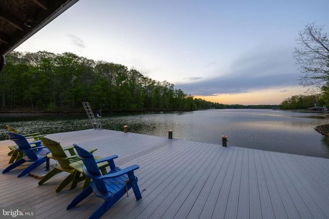 232 RAVEN RD, Bumpass, VA 23024