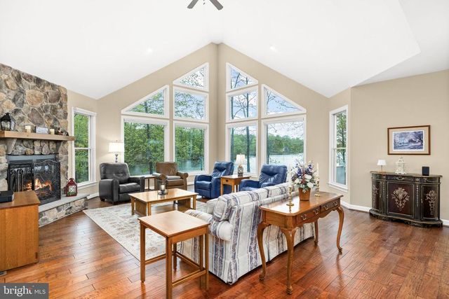 232 RAVEN RD, Bumpass, VA 23024