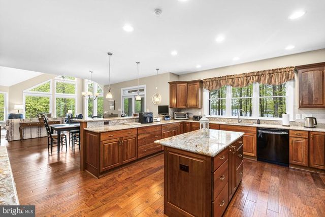 232 RAVEN RD, Bumpass, VA 23024