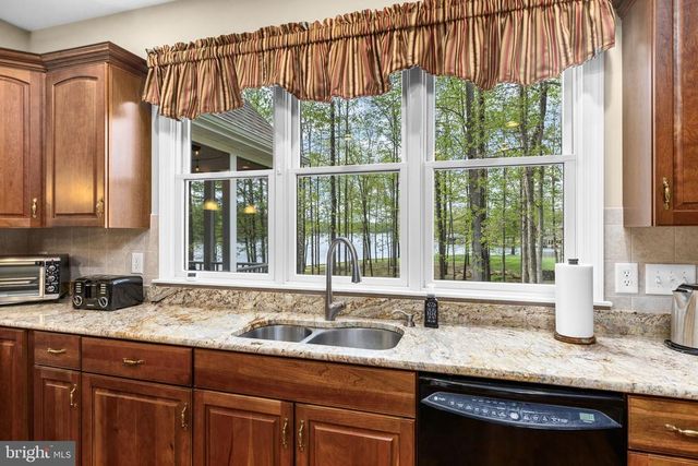 232 RAVEN RD, Bumpass, VA 23024