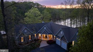 232 RAVEN RD, Bumpass, VA 23024
