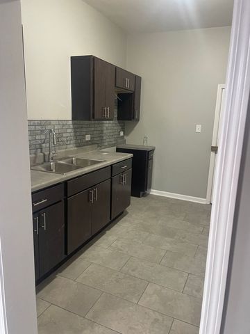 7652 S Dante Avenue 1, Chicago, IL 60619