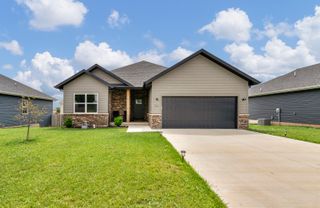 1286 South Birch Avenue, Springfield, MO 65802