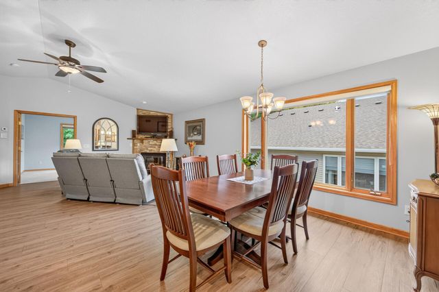 5026 Grenadier Avenue N, Oakdale, MN 55128