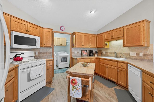 5026 Grenadier Avenue N, Oakdale, MN 55128