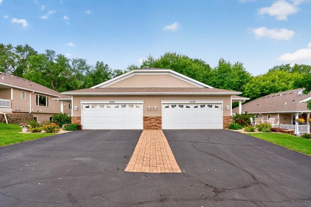 5026 Grenadier Avenue N, Oakdale, MN 55128